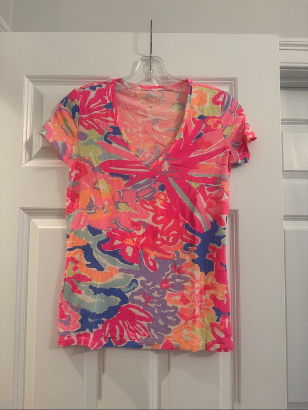 Lilly Pulitzer Bright Pink Multicolor V-Neck Short Sleeve Tee